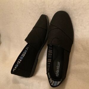 Olivia Miller Black Canvas Slip On Flats Sz 8 Women’s Shoes